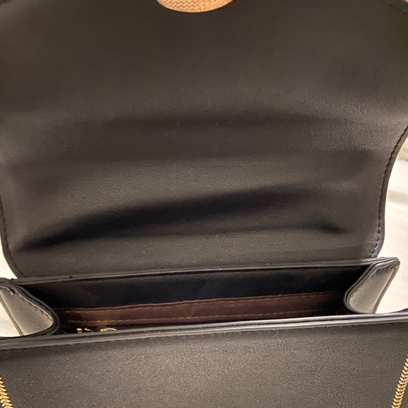 Black Leather shoulder bag Gold Chain and clip - Picture 2 of 7